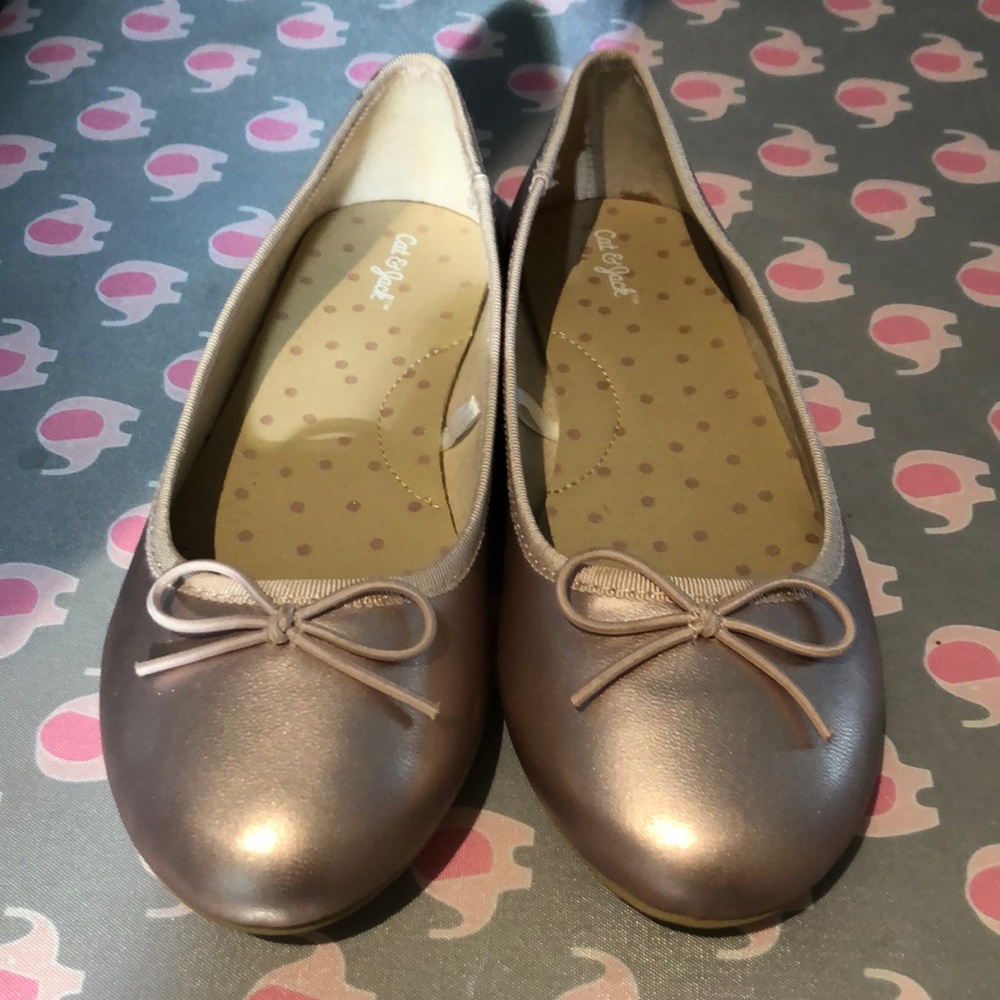 Cat & Jack (NWOT) girls dress shoes.